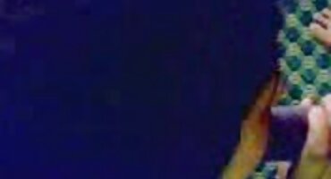 umekoj sex Avi tình Yêu Lây lan chân của sex sub mình ở phía trước của stepdad.